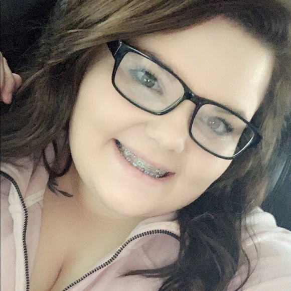 Meet your Posher, Samantha - Picture 1 of 1